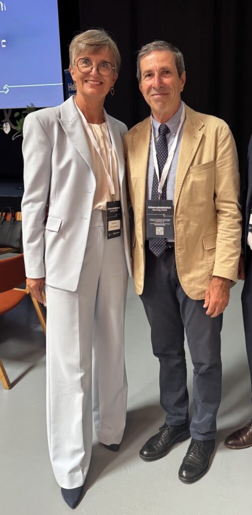 Dorte West, Sindaca del Comune di Herning — Nicolas Meletiou, Managing Director, ESO RECYCLING